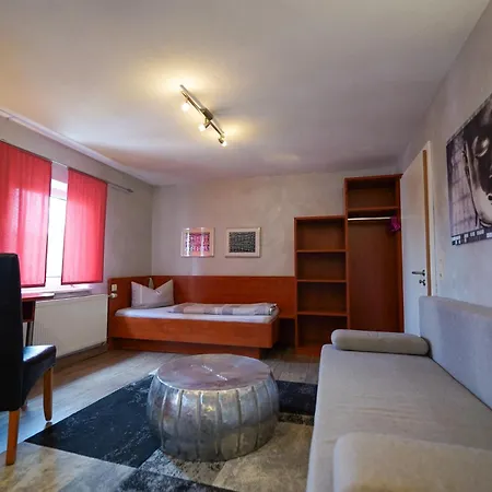 Guest house Garni Und Zur Krone 3*