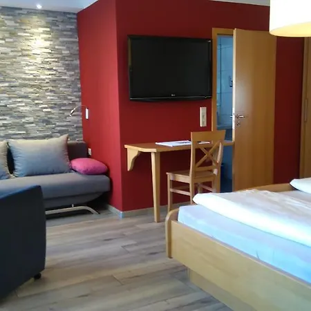 Guest house Garni Und Zur Krone 3*